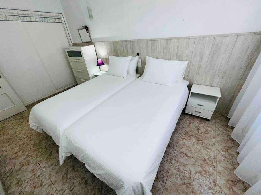 Vistas Cristianos 2 Swimming Pools Apartment *